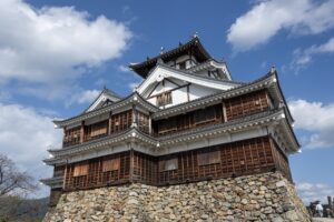 京都府北部の福知山市は城下町として栄えました。福知山城は団体旅行で大変人気があります。